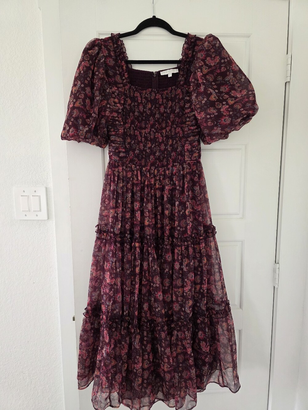 Ivy City Co Stephanie Dress Burgundy - Picture 2 of 5